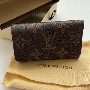 Louis Vuitton Keyholder and wallet